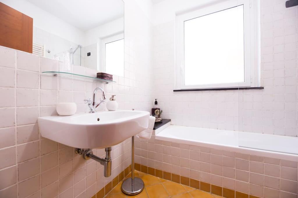 Prione'S Apartment Генуя Экстерьер фото