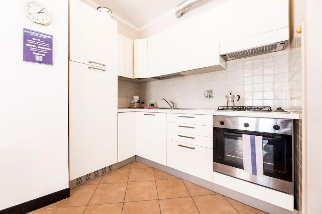 Prione'S Apartment Генуя Экстерьер фото